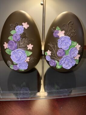 Chocolate brown Valerie Parr Hill eggs